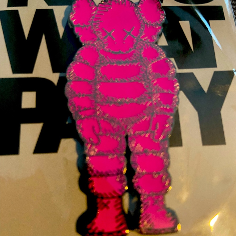 *NWT* Kaws *WHAT A PARTY* (pink) Chum Pin BKM
